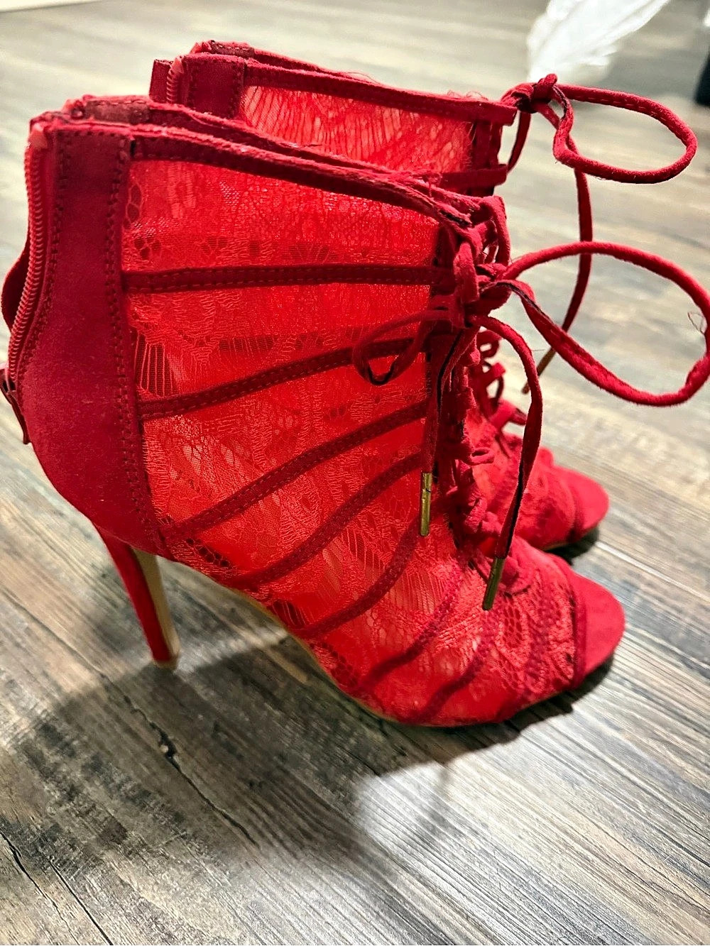 JustFab Women’s Lace-Up Lace Heels in Red $35.00 Size 8